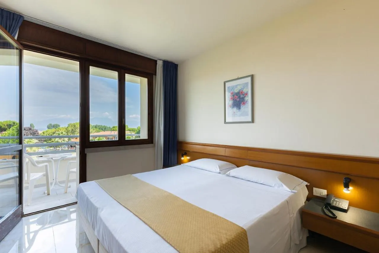 Hotel Du Parc Sirmione 4*,  İtalya