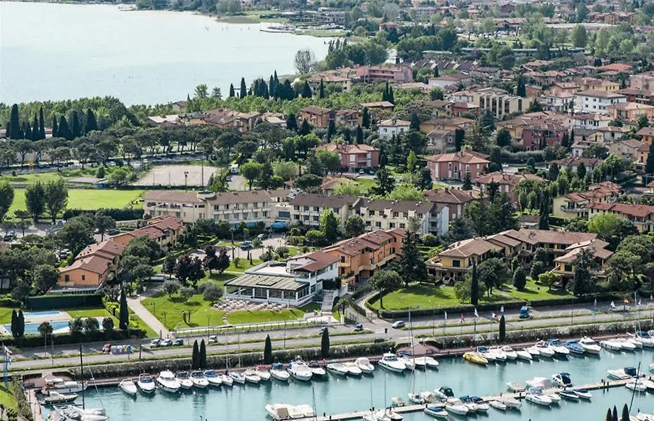 Hotel Du Parc Sirmione 4*,